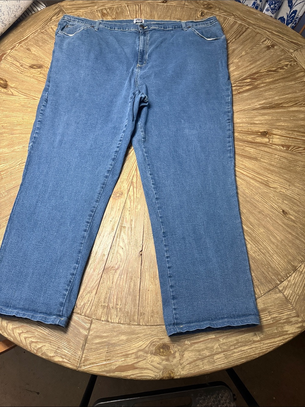 Men's Straight Jeans in Classic Blue Denim — Comfortable Everyday Fit